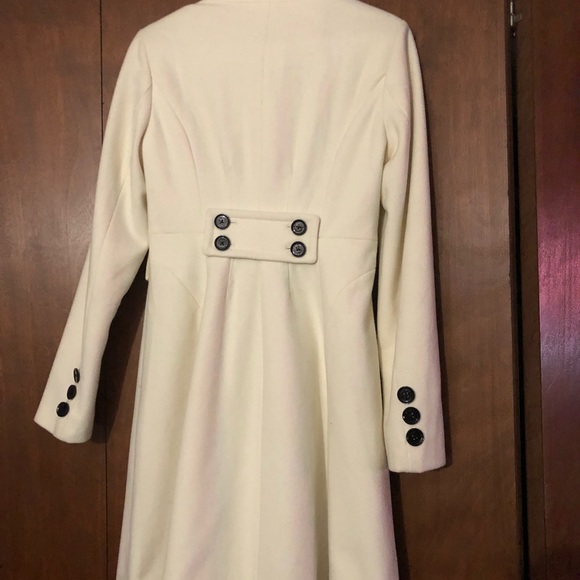 Gorgeous long ivory wool trench coat. - Picture 8 of 8